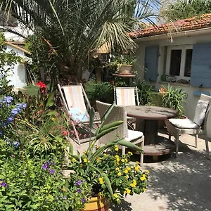  Bed & Breakfast Cabanon De Camille